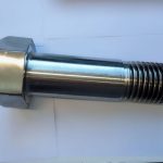 алтыбұрышты болт